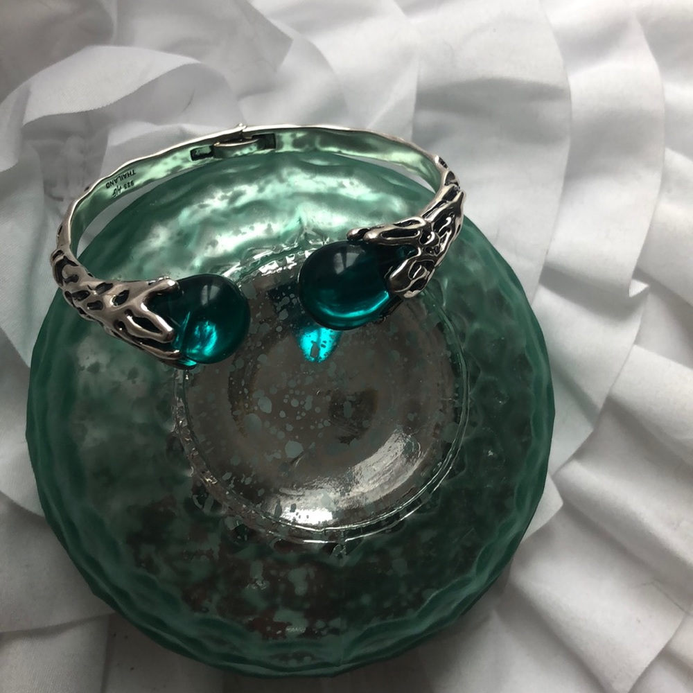 Beautiful 925 Sterling Silver hinged bracelet